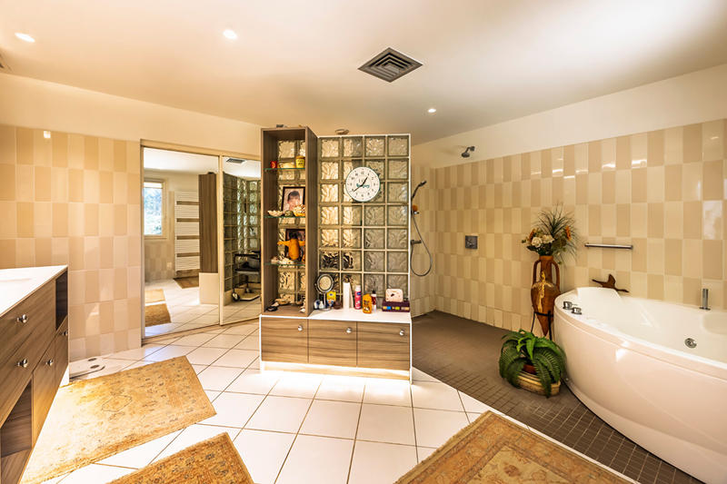 Villa - 255 m² - 6 pièces