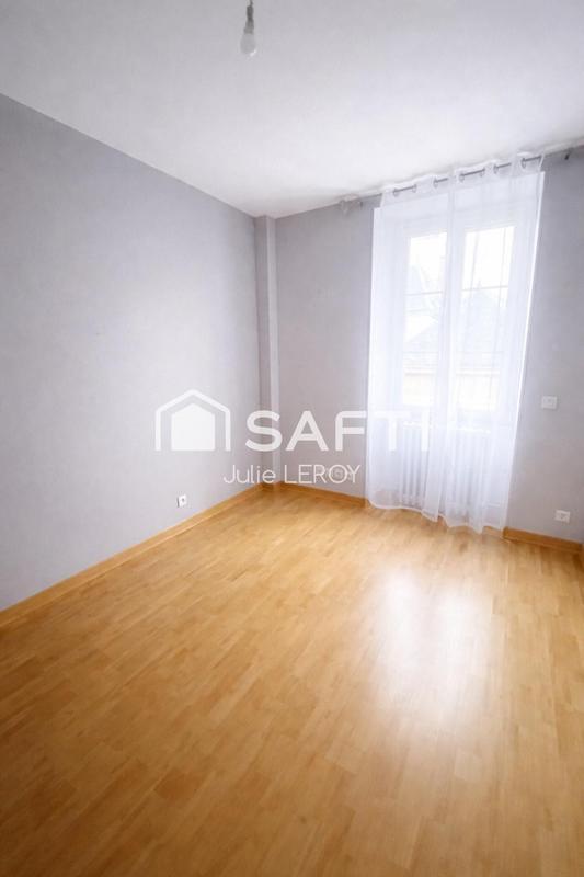 Maison - 202 m² - 8 pièces