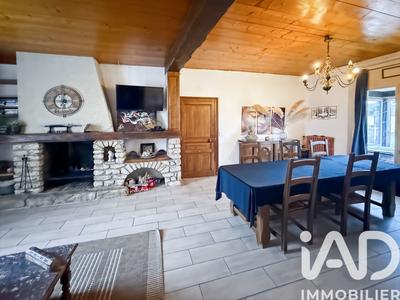 Maison - 216 m² - 7 pièces