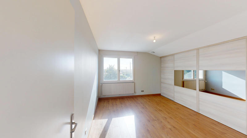 Appartement - 90 m² - 3 pièces