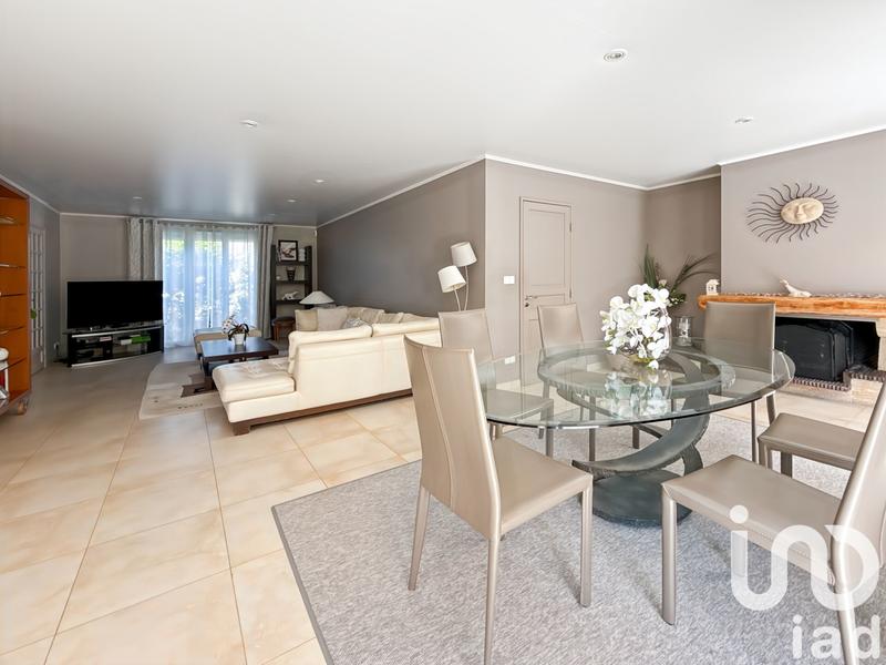 Maison - 180 m² - 7 pièces