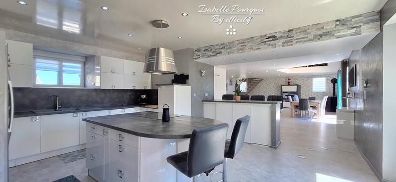 Maison - 280 m² - 11 pièces