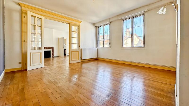 Appartement - 88 m² - 6 pièces