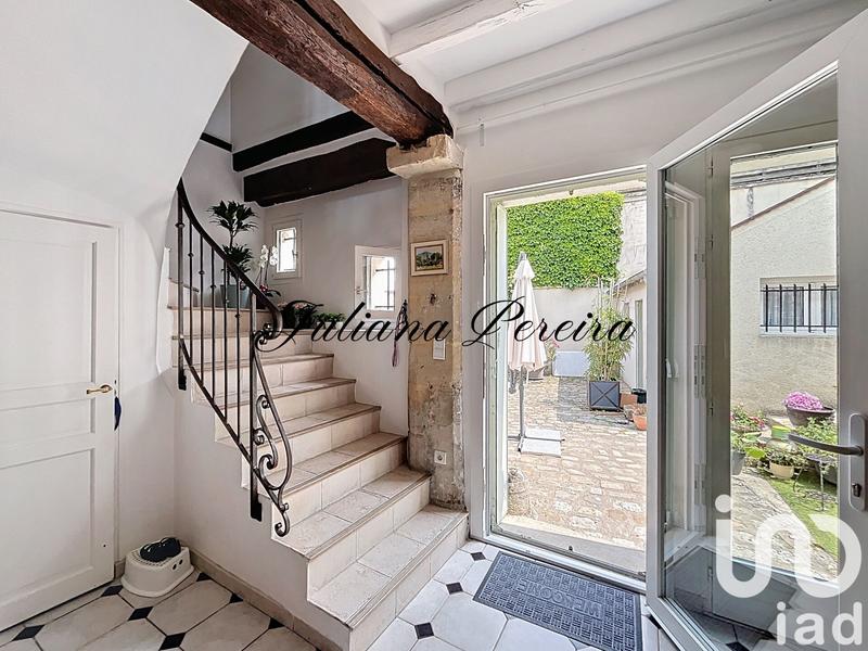 Maison - 205 m² - 9 pièces