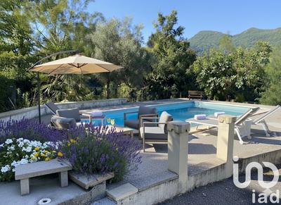 Maison - 254 m² - 7 pièces