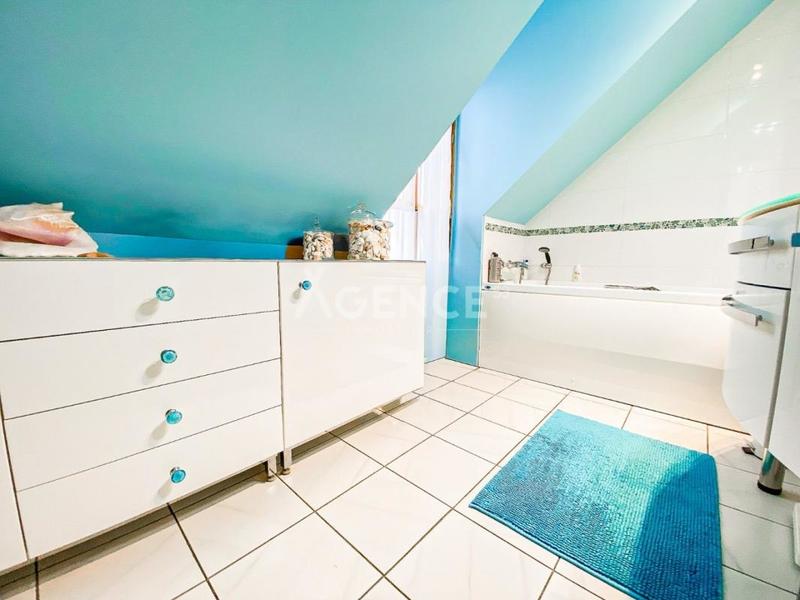 Maison - 138 m² - 6 pièces