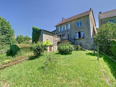 Maison de village - 216 m² - 9 pièces