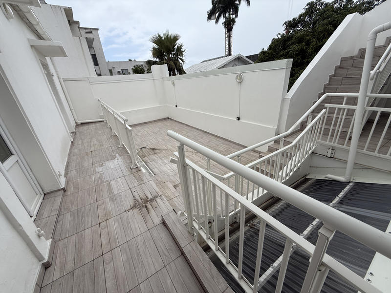 Local commercial - 190 m² - 6 pièces