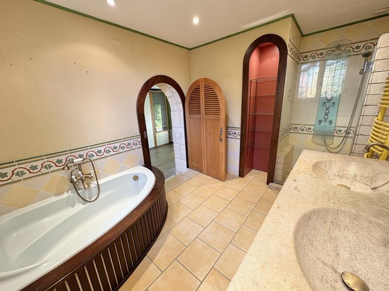 Villa - 166 m² - 6 pièces