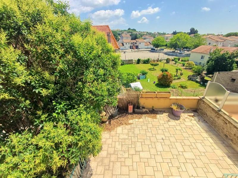 Maison - 200 m² - 8 pièces