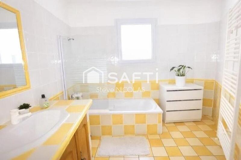 Maison - 127 m² - 5 pièces