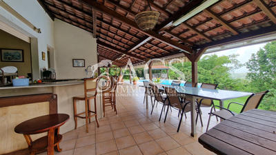 Villa - 198 m² - 5 pièces