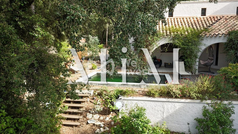 Villa - 230 m² - 10 pièces