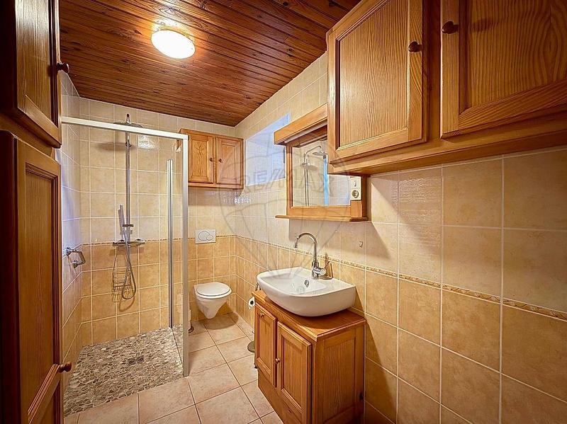 Maison - 180 m² - 8 pièces