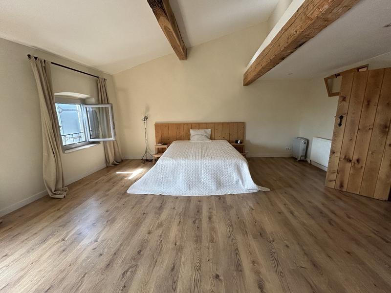 Maison - 205 m² - 6 pièces