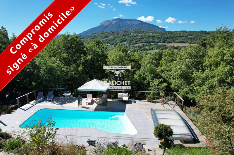 Maison traditionnelle - 155 m² - 5 pièces