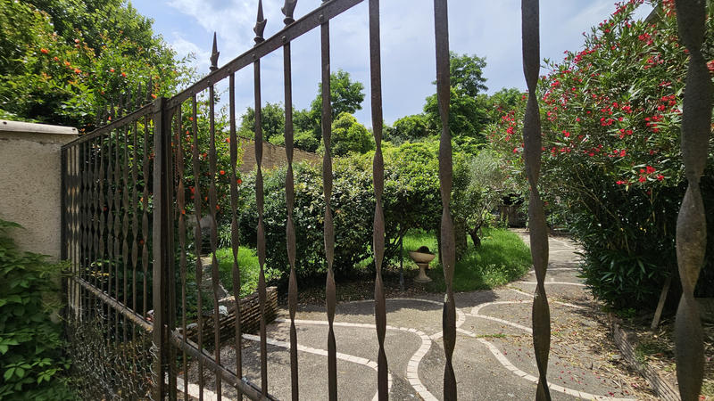 Maison - 600 m² - 20 pièces