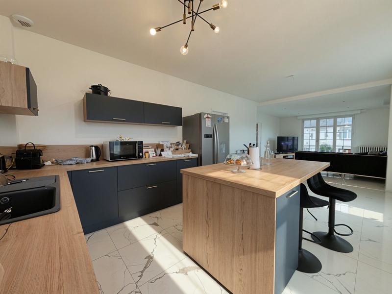 Maison traditionnelle - 160 m² - 6 pièces