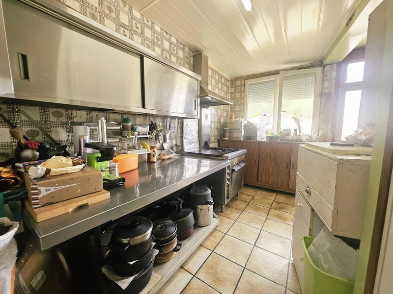 Maison - 241 m² - 6 pièces