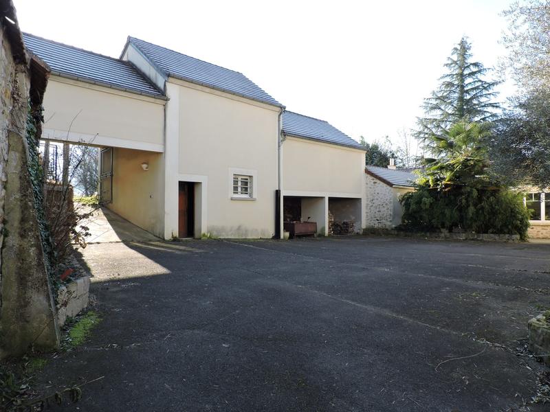 Maison - 329 m² - 12 pièces