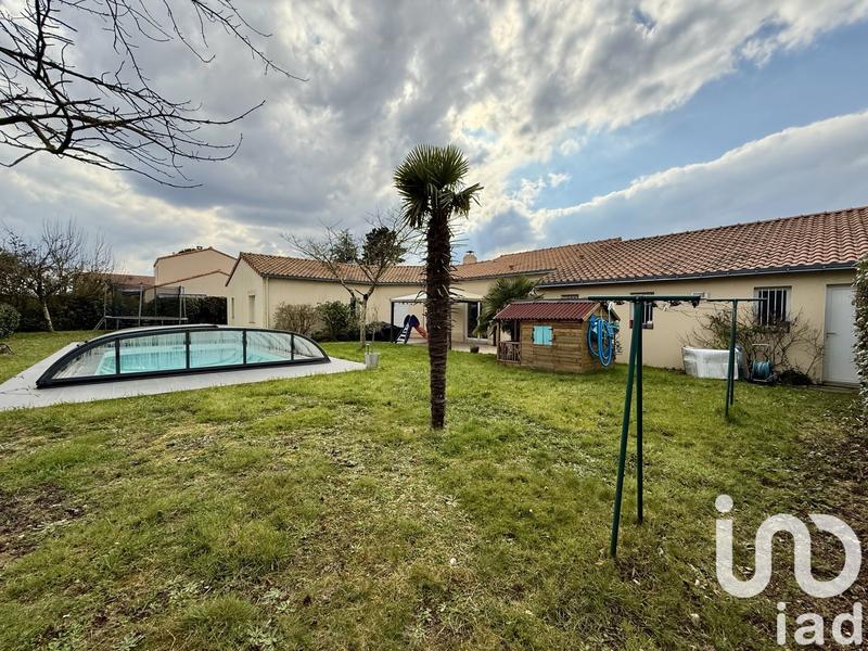 Maison - 178 m² - 8 pièces