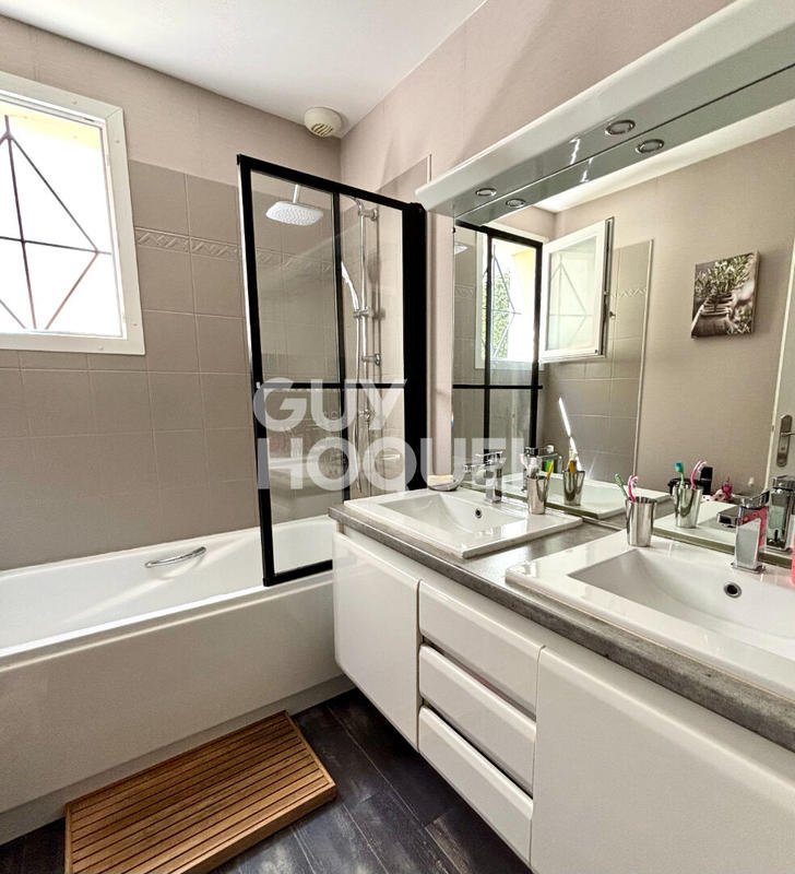 Maison - 137 m² - 7 pièces