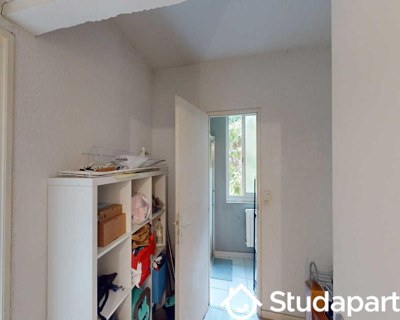 Chambre - 100 m² - 1 pièce