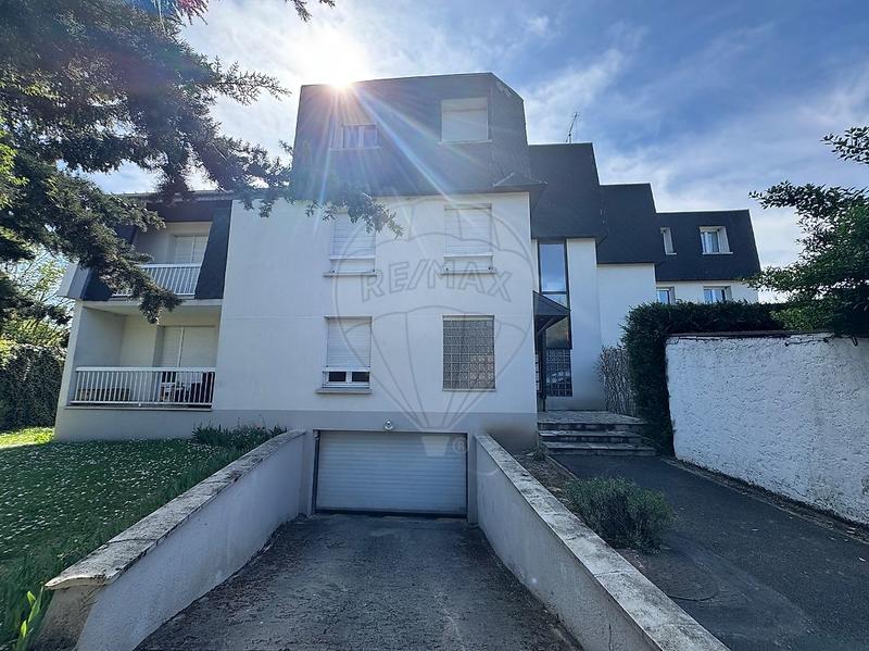 Appartement - 93 m² - 4 pièces