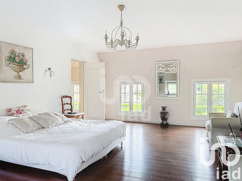 Maison - 238 m² - 6 pièces