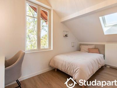 Appartement - 240 m² - 1 pièce