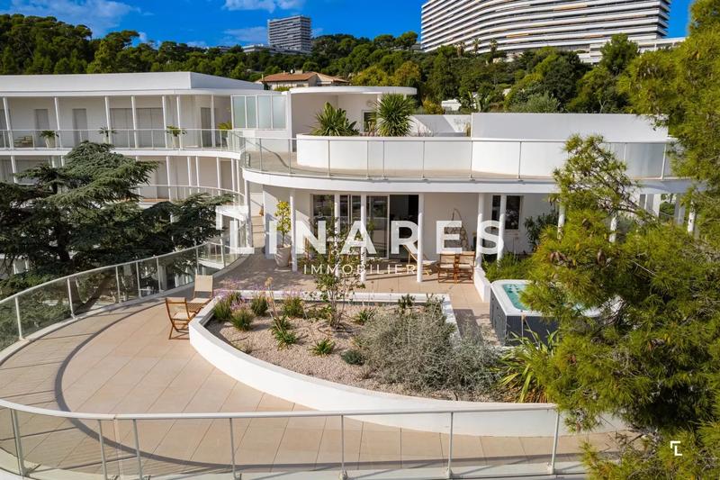 Appartement - 200 m² - 5 pièces