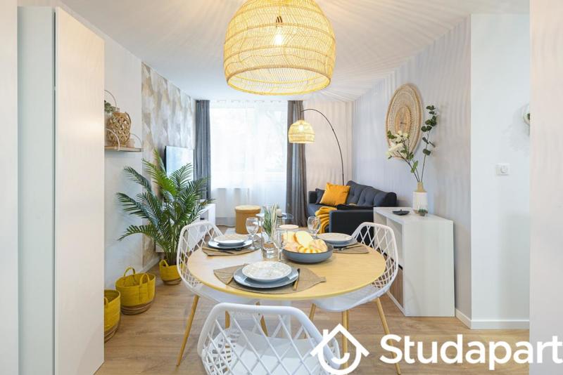 Chambre - 11 m² - 1 pièce