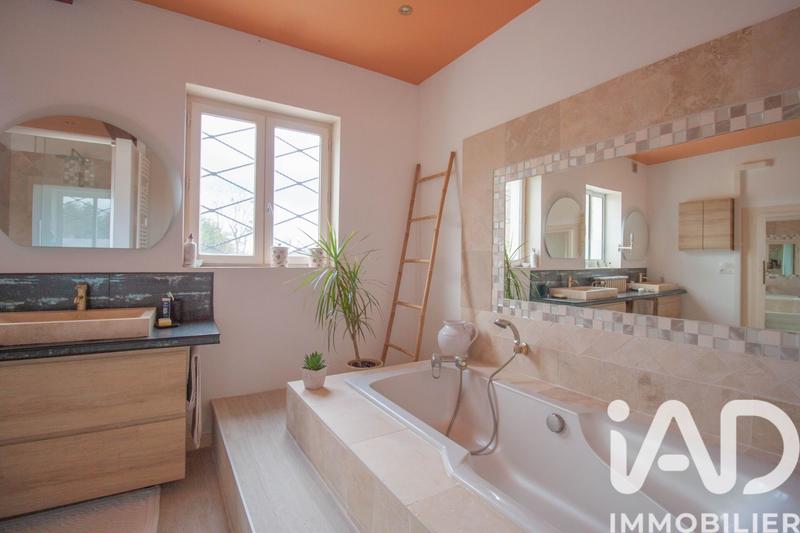Maison - 270 m² - 7 pièces