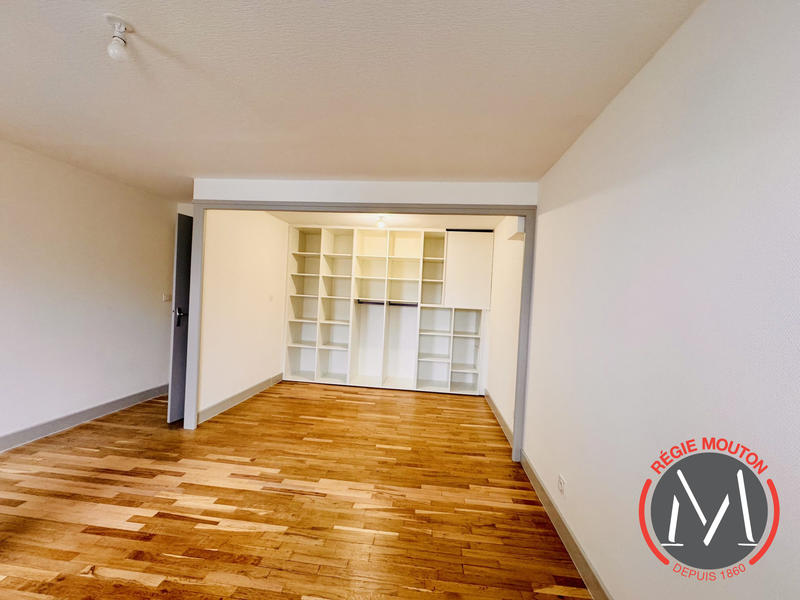 Appartement - 75 m² - 2 pièces