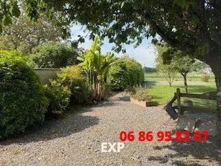 Maison - 212 m² - 7 pièces