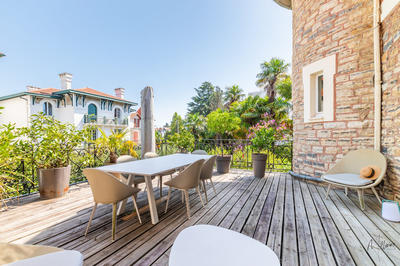 Maison - 270 m² - 7 pièces