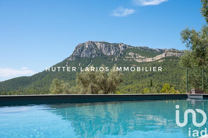 Maison - 231 m² - 8 pièces