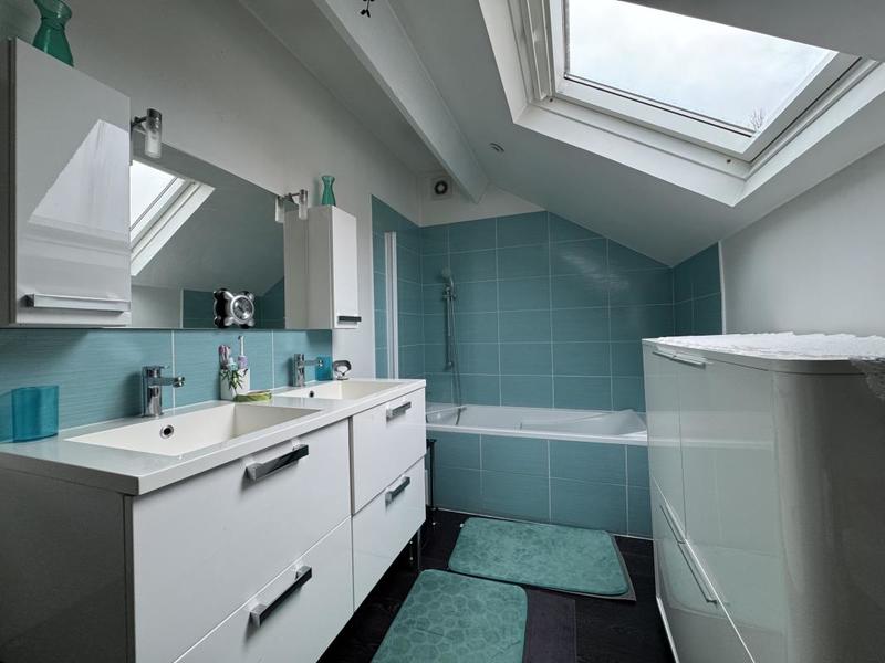 Maison - 85 m² - 4 pièces