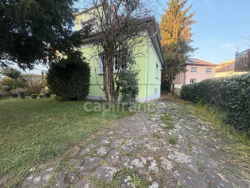 Maison - 180 m² - 6 pièces