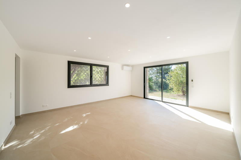 Maison - 300 m² - 8 pièces