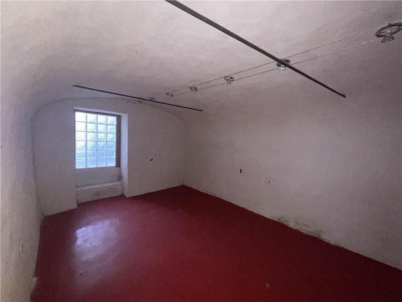 Local commercial - 111 m² - 4 pièces