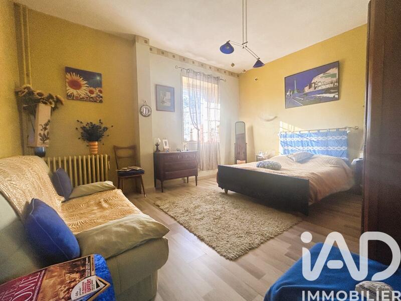 Maison - 272 m² - 8 pièces