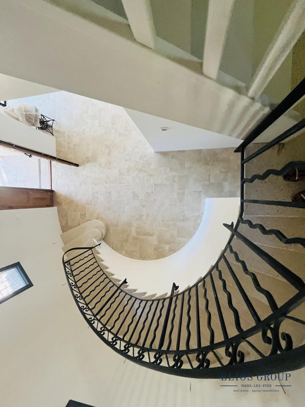 Villa - 310 m² - 10 pièces