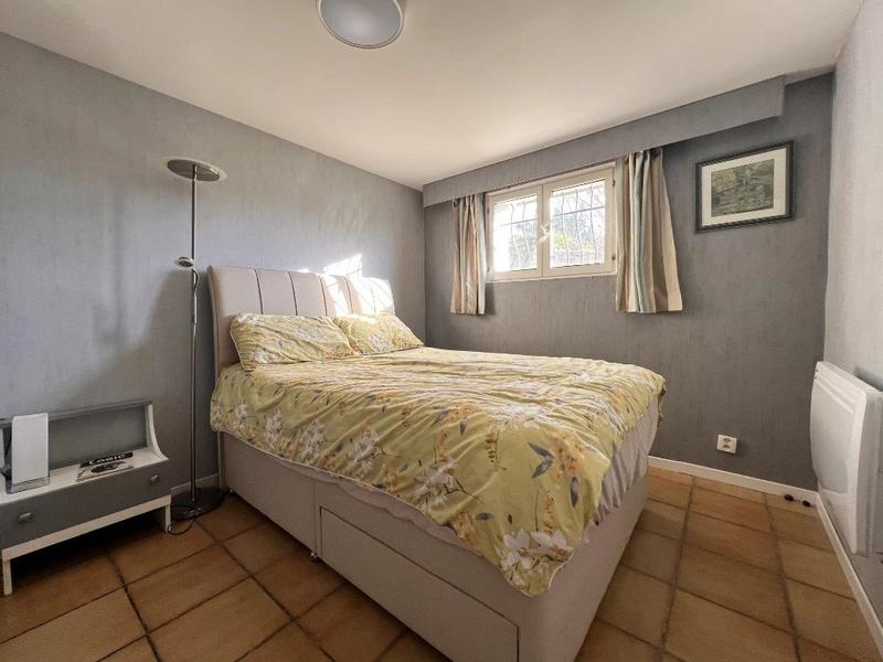 Propriété - 212 m² - 8 pièces