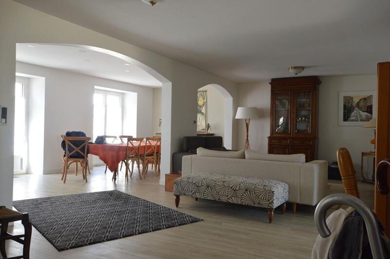 Maison - 210 m² - 8 pièces