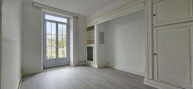 Maison - 203 m² - 9 pièces