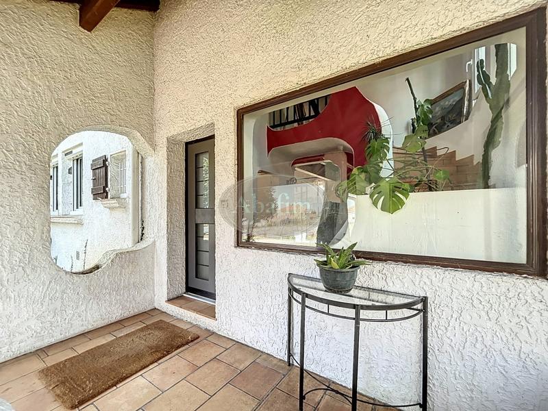 Maison - 207 m² - 10 pièces