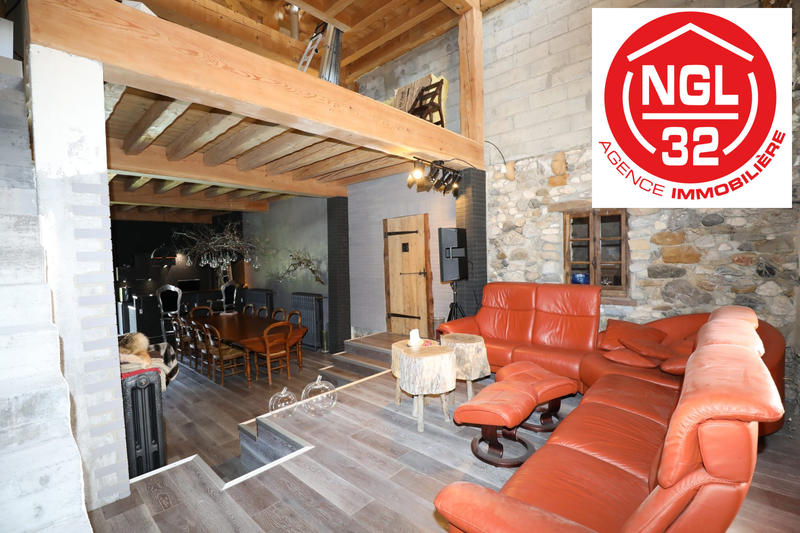 Maison - 250 m² - 10 pièces