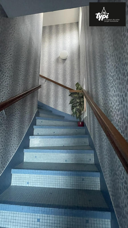 Maison - 230 m² - 10 pièces