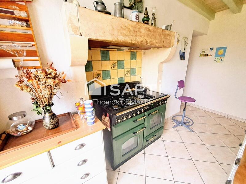 Maison - 230 m² - 7 pièces